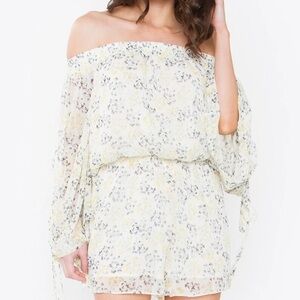 Sugar‎ Lips Floral Off-Shoulder Shorts